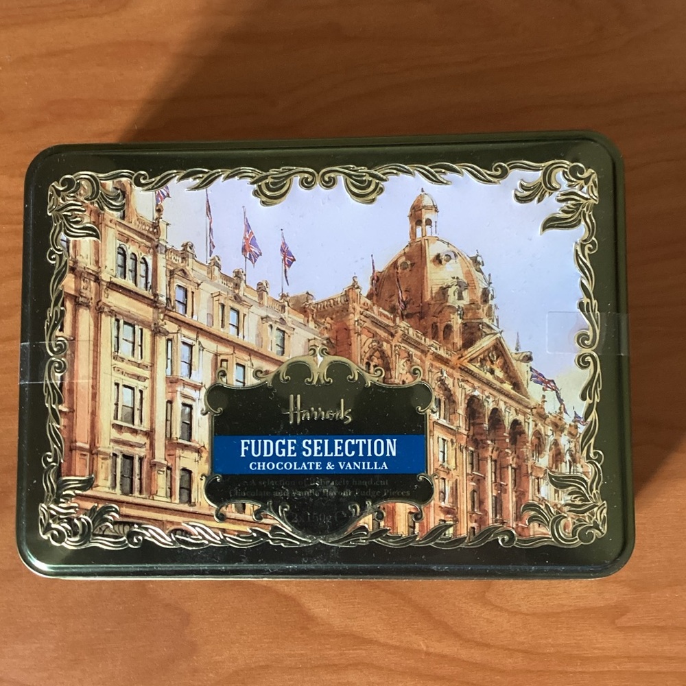 New Harrod’s Chocolate and Vanilla Tin Vintage